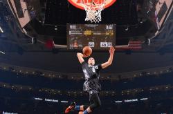 开云下载-当北欧风暴席卷东瀛，一场轻取与一次扛起的平行隐喻