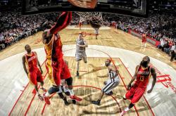 开云体育平台APP-乒乓的双重奏，中国队赛场奏凯歌，奥恰洛夫纪录写新篇