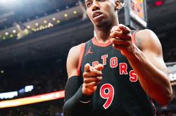 开云体育登录-包含猛龙客场逆转勇士，卡哇伊高效砍下25分的词条