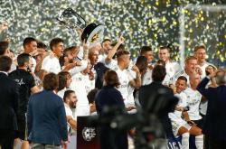 开云平台-尤文图斯主场取得胜利，继续保持领先优势