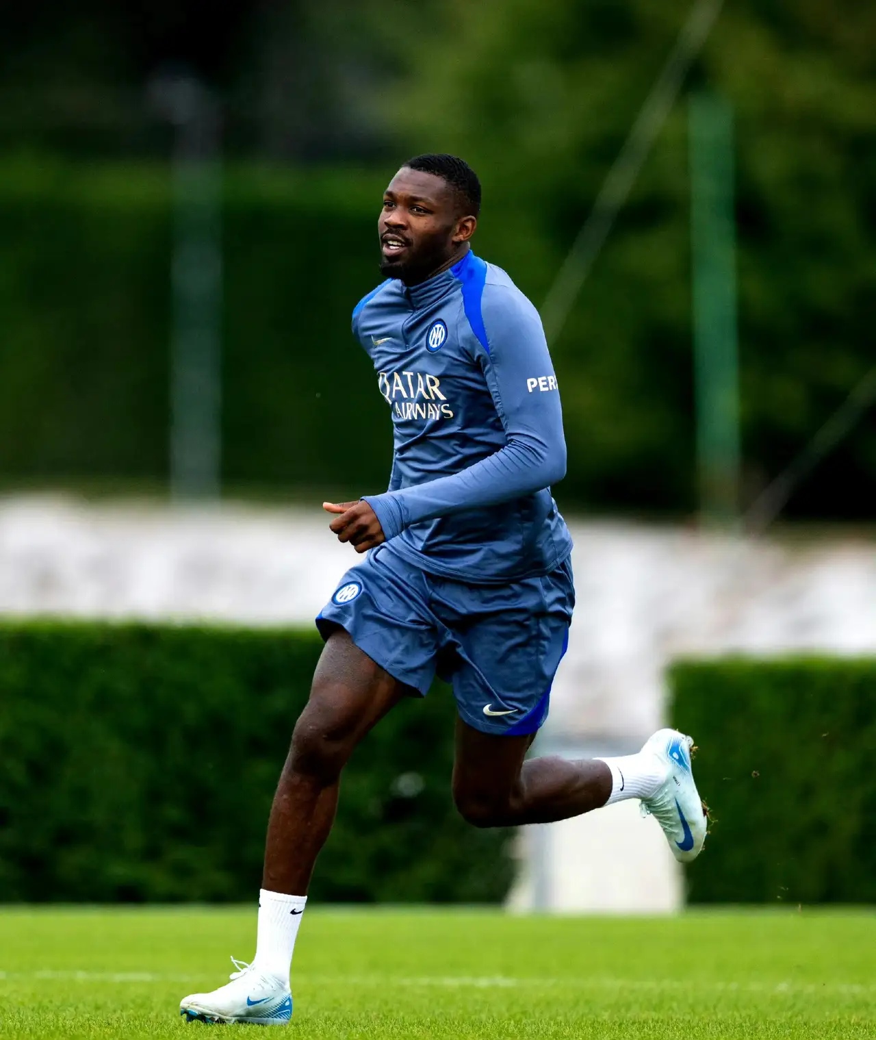 沙尔克04新援助球队取得连胜，展现实力的简单介绍