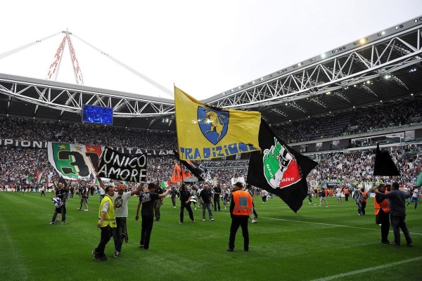 巴勒莫球迷抗议,要求俱乐部改进管理的简单介绍 巴勒莫球迷抗议,要求俱乐部改进管理的简单介绍