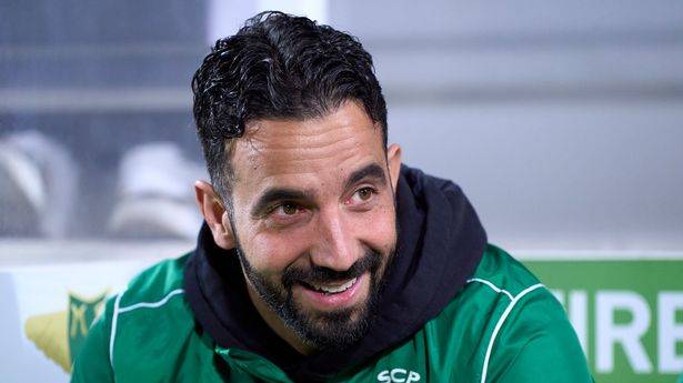 巴萨冷门惨败,主教练露出无奈笑容 巴萨冷门惨败,主教练露出无奈笑容