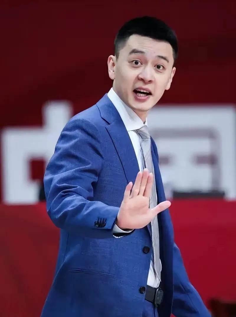 球员冷落闪耀表现,主教练遭遇质疑 球员冷落闪耀表现,主教练遭遇质疑