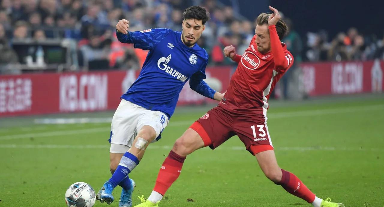 沙尔克04主场告负,球迷情绪低迷的简单介绍 沙尔克04主场告负,球迷情绪低迷的简单介绍