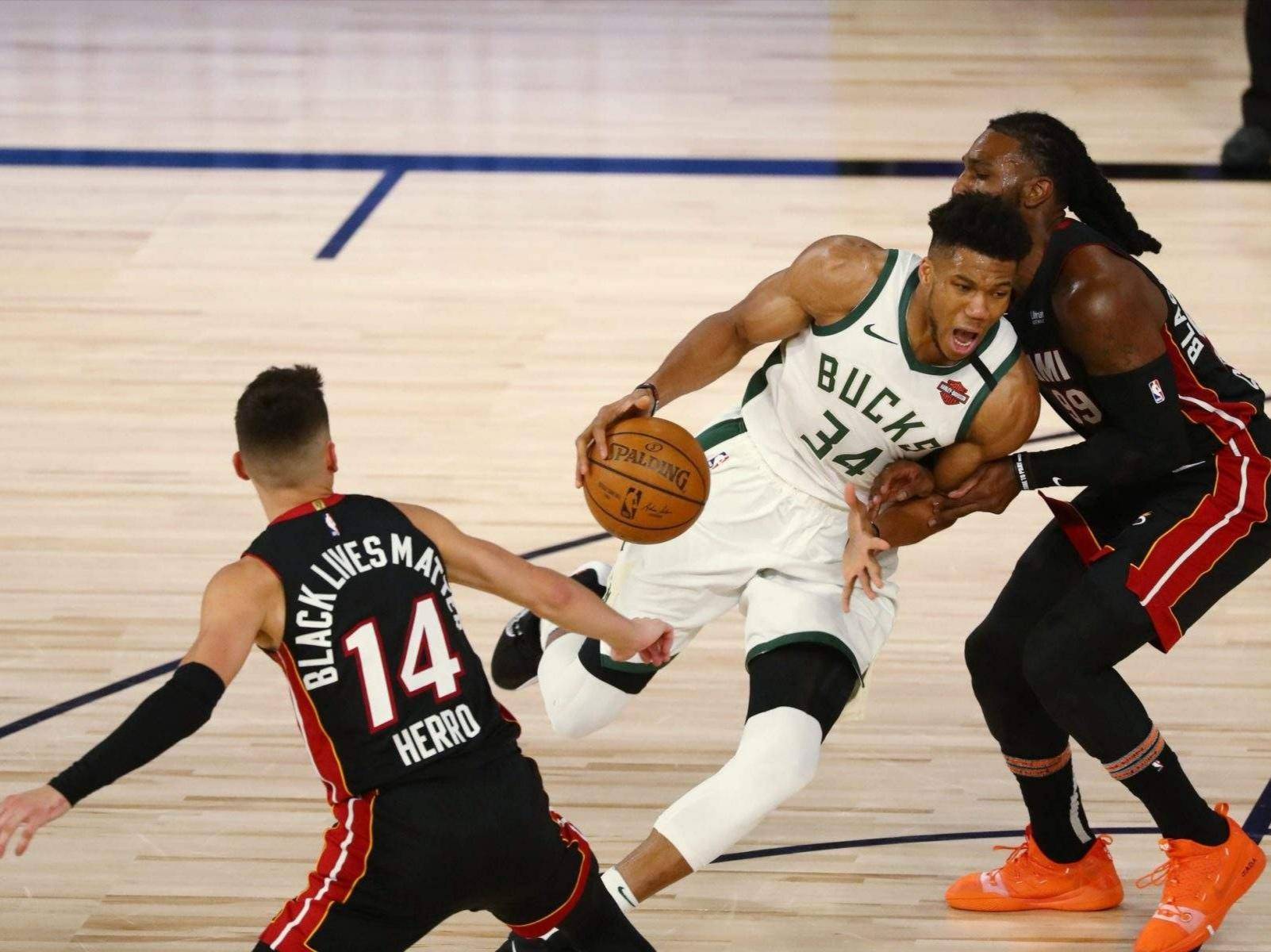 雄鹿主教练调整阵容策略,备战下场角逐 雄鹿主教练调整阵容策略,备战下场角逐