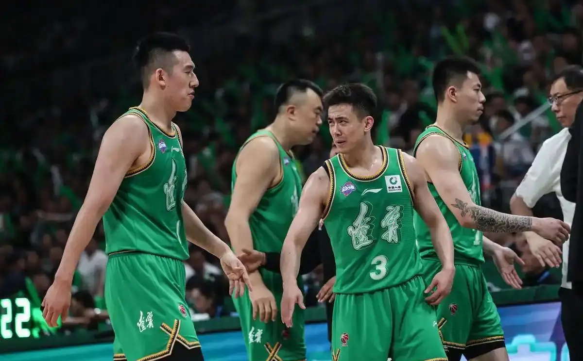 CBA东部四强战地铁区大鹏展翅的简单介绍 CBA东部四强战地铁区大鹏展翅的简单介绍