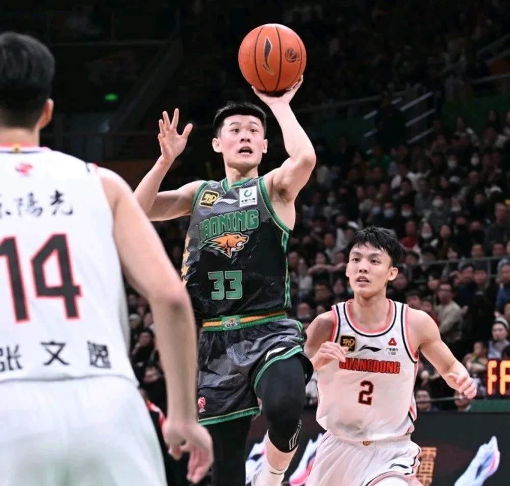 CBA东部四强战地铁区大鹏展翅的简单介绍 CBA东部四强战地铁区大鹏展翅的简单介绍