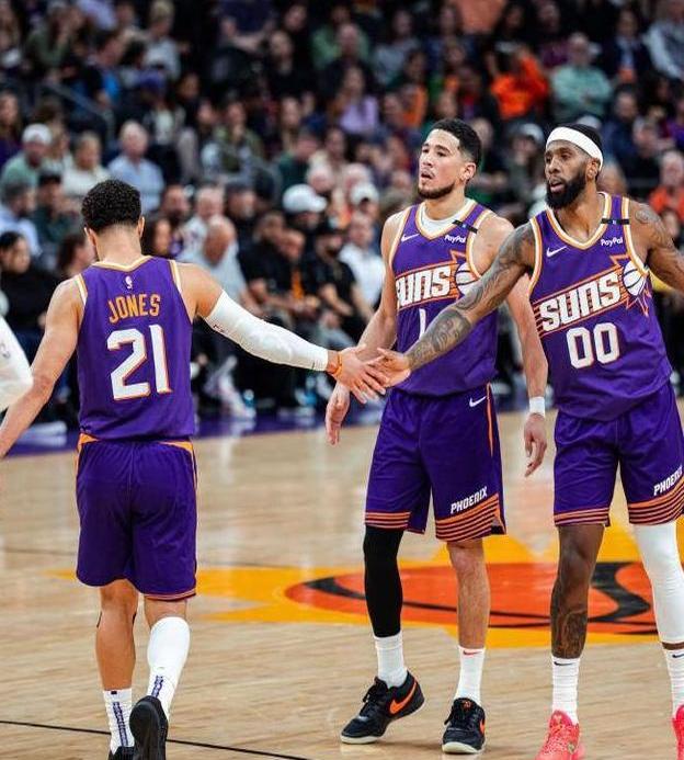 76人队逆转太阳队,取得五连胜 76人队逆转太阳队,取得五连胜