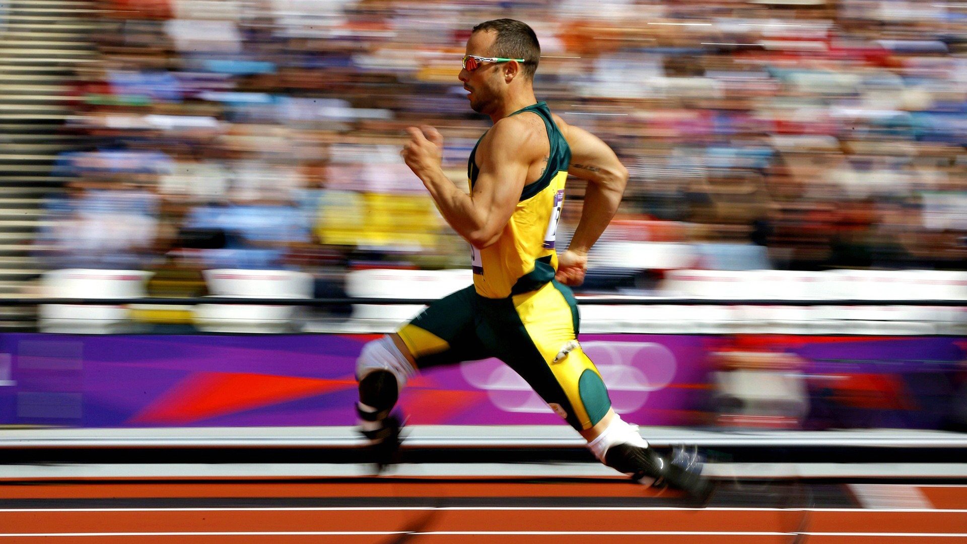 足球双面，伊朗暗度陈仓翻盘希腊，维尼修斯战后评分拉满封神